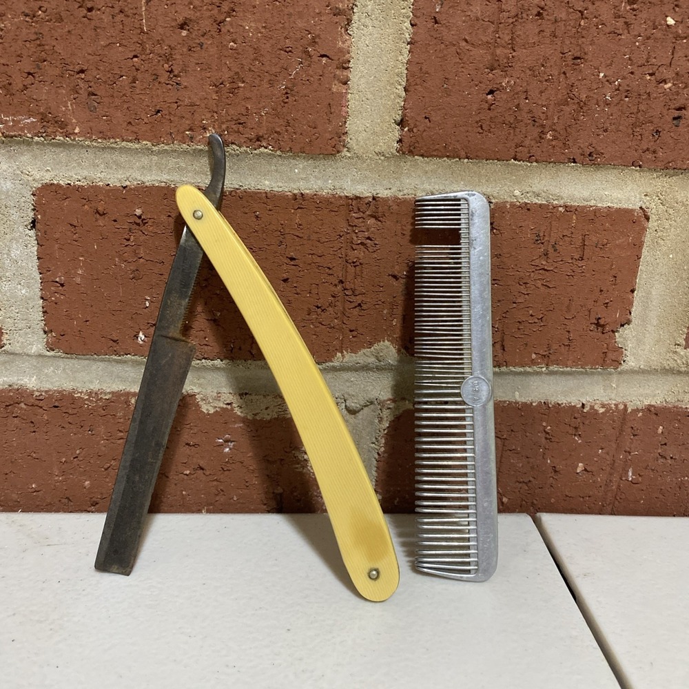 Vintage Lee MFG Co Chicago Steel Straight Razor Shaving Blade And Rex Metal Comb